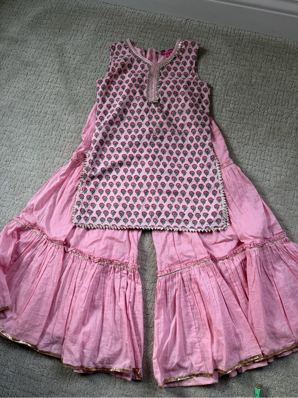 Girls Indian 8/9 pink kurta with Sharara pants